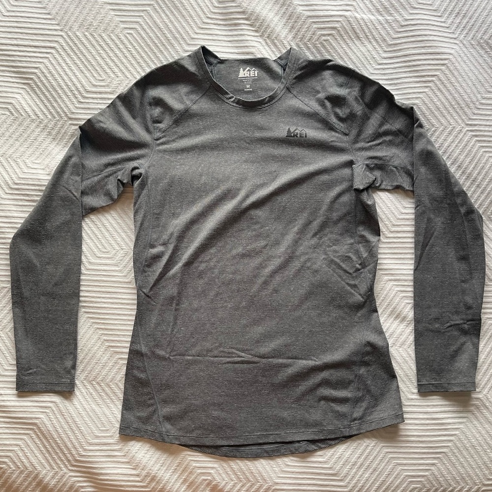 REI Women’s Medium Long Sleeve Midweight Base Layer Charcoal Blake Striped